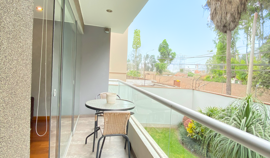 Amplio Departamento en Venta de 4 Dormitorios en Surco